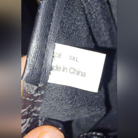 Sold Black lace corset like top - Picture 4 of 4